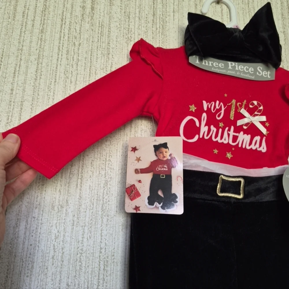 NWT Baby Essentials Size 9 Months Girls Christmas Outfit